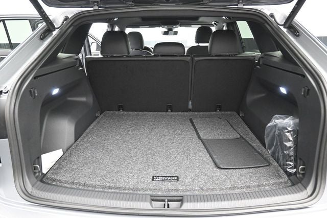 2026 Volkswagen Atlas Cross Sport SEL R-Line Black