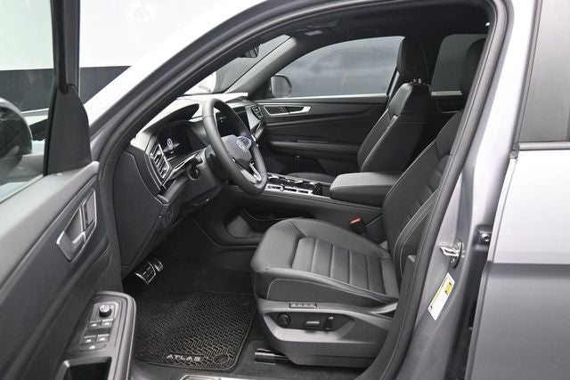 2026 Volkswagen Atlas Cross Sport SEL R-Line Black