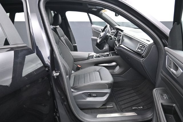 2026 Volkswagen Atlas Cross Sport SEL R-Line Black
