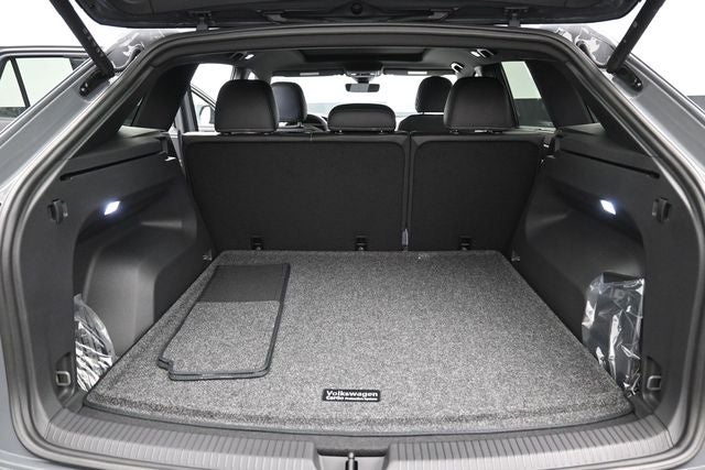 2026 Volkswagen Atlas Cross Sport SEL R-Line Black