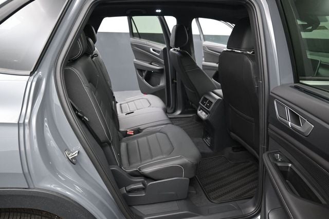 2026 Volkswagen Atlas Cross Sport SEL R-Line Black