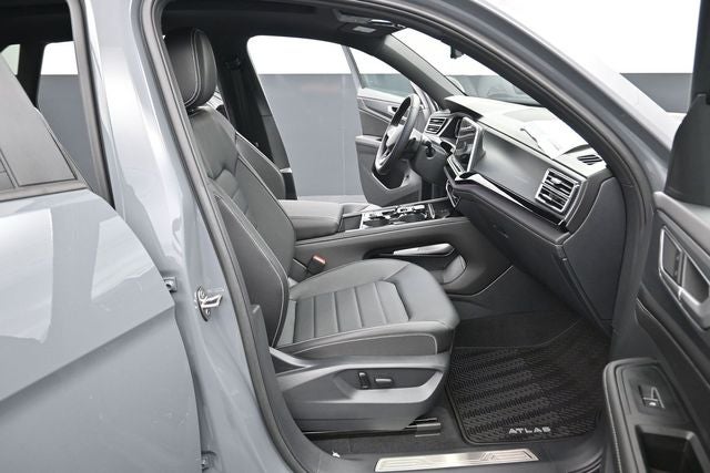 2026 Volkswagen Atlas Cross Sport SEL R-Line Black