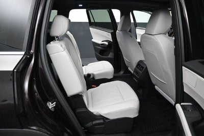 2027 Volkswagen Atlas SEL