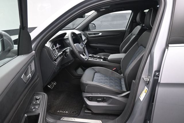 2026 Volkswagen Atlas Cross Sport SEL Premium R-Line
