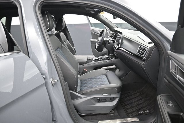 2026 Volkswagen Atlas Cross Sport SEL Premium R-Line