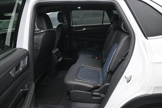 2026 Volkswagen Atlas Cross Sport SEL Premium R-Line
