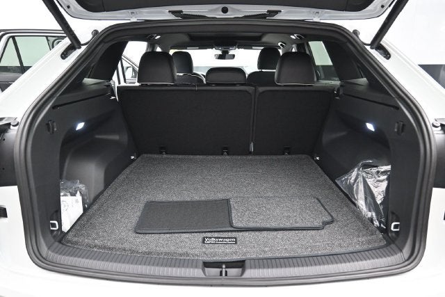 2026 Volkswagen Atlas Cross Sport SEL Premium R-Line