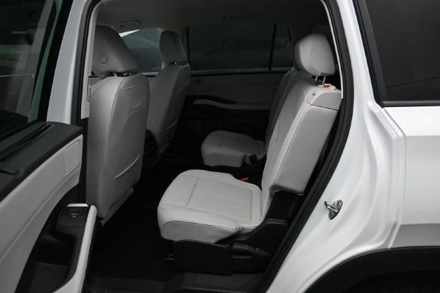 2027 Volkswagen Atlas SE w/Technology