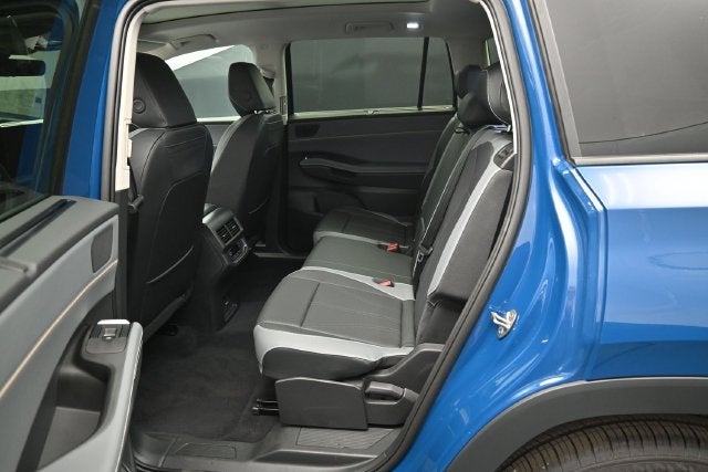 2027 Volkswagen Atlas SE w/Technology