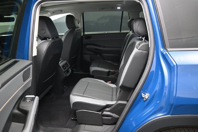 2027 Volkswagen Atlas SE w/Technology