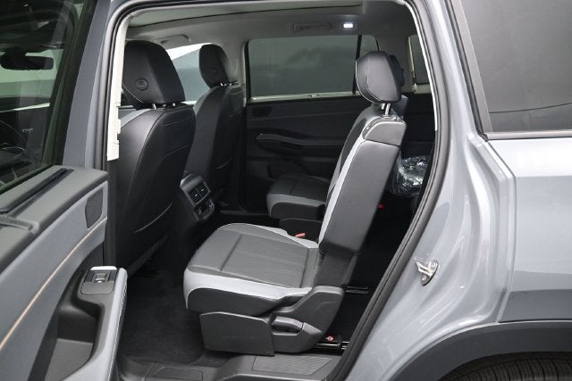 2027 Volkswagen Atlas SE w/Technology
