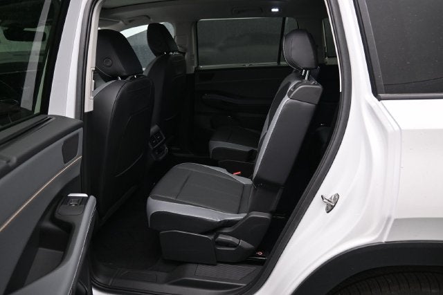 2027 Volkswagen Atlas SE w/Technology