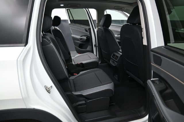 2027 Volkswagen Atlas SE w/Technology