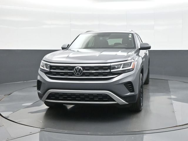 Used 2022 Volkswagen Atlas Cross Sport SE w/Tech with VIN 1V2KE2CA7NC225448 for sale in Kansas City