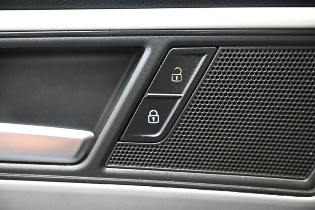 2021 Volkswagen Atlas 3.6L V6 SE w/Technology R-Line