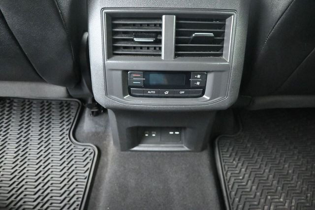 2021 Volkswagen Atlas 3.6L V6 SE w/Technology R-Line