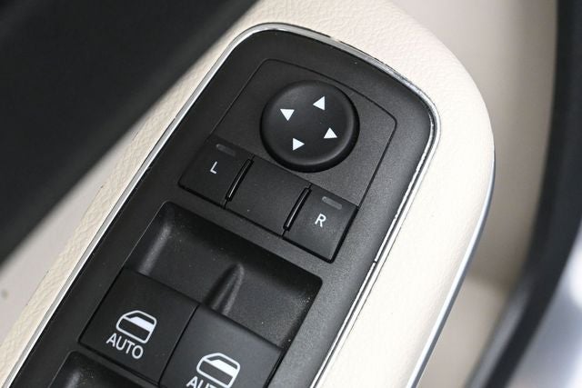 2023 Chrysler 300 Touring L