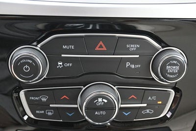 2023 Chrysler 300 Touring L