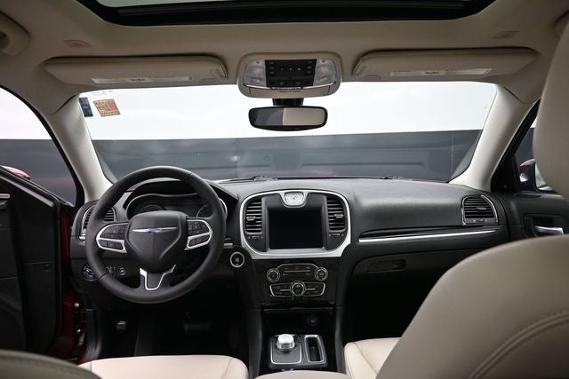 2023 Chrysler 300 Touring L