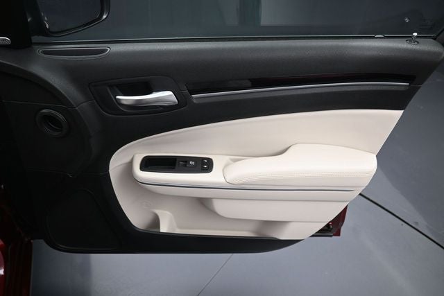 2023 Chrysler 300 Touring L