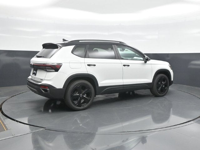 2027 Volkswagen Taos 1.5T SE Black
