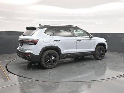 2027 Volkswagen Taos 1.5T SE Black