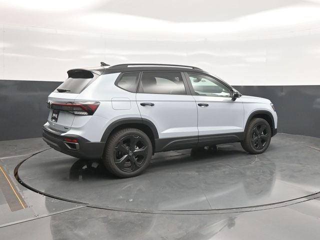 2027 Volkswagen Taos 1.5T SE Black