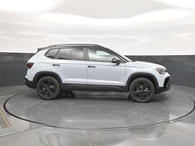 2027 Volkswagen Taos 1.5T SE Black