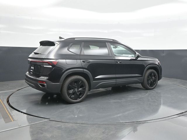 2027 Volkswagen Taos 1.5T SE Black