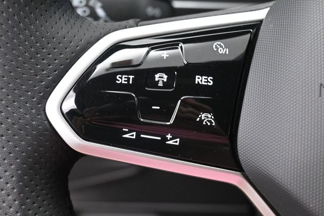2023 Volkswagen Tiguan 2.0T SEL R-Line