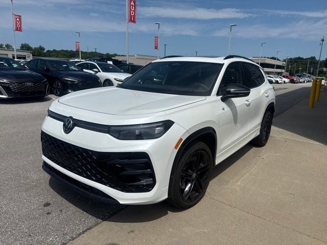 2025 Volkswagen Tiguan 2.0T SE R-Line Black