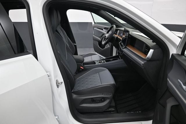 2026 Volkswagen Tiguan 2.0T SEL R-Line Turbo