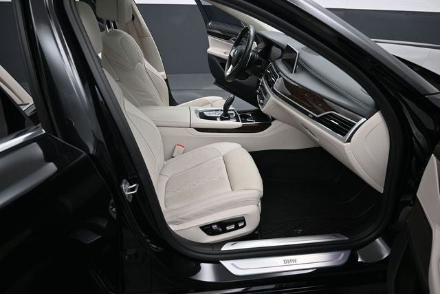 2022 BMW 7 Series 750i xDrive