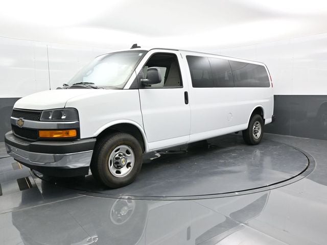 2024 Chevrolet Express 3500 LT Passenger