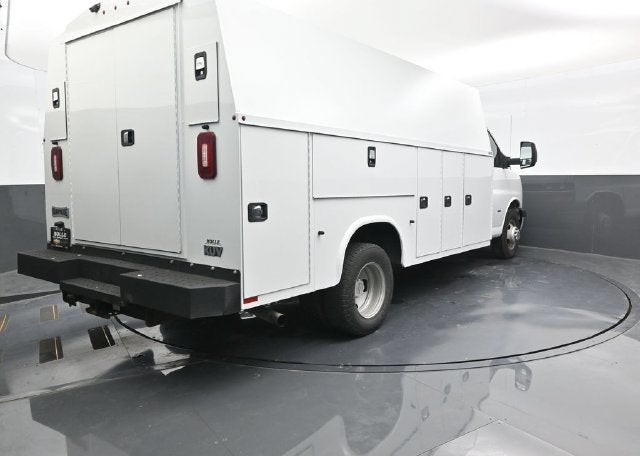 2022 Chevrolet Express 3500 Work Van Cutaway