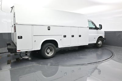 2022 Chevrolet Express 3500 Work Van Cutaway