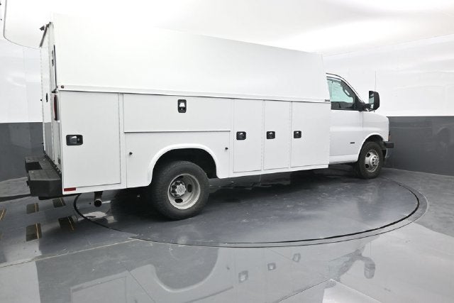2022 Chevrolet Express 3500 Work Van Cutaway