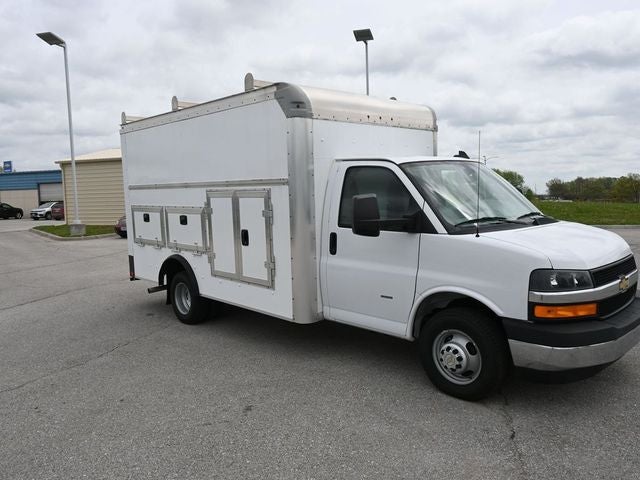 2022 Chevrolet Express 3500 Work Van Cutaway