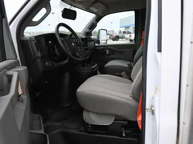 2022 Chevrolet Express 3500 Work Van Cutaway