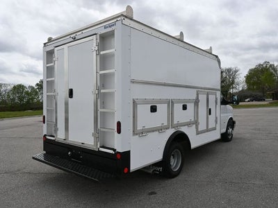 2022 Chevrolet Express 3500 Work Van Cutaway