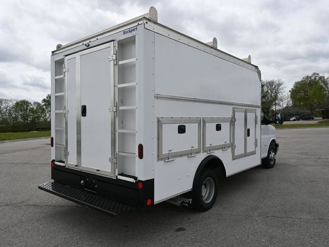2022 Chevrolet Express 3500 Work Van Cutaway
