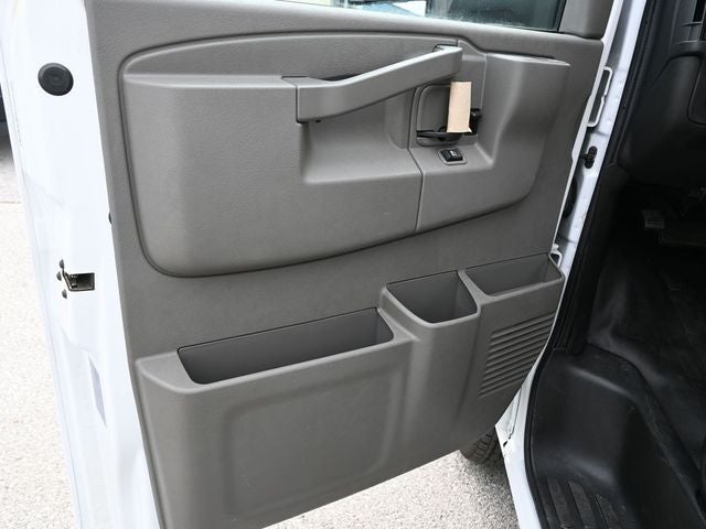 2022 Chevrolet Express 3500 Work Van Cutaway