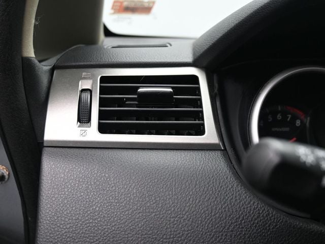2012 Nissan Versa 1.8 S