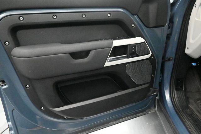 2020 Land Rover Defender 110 SE