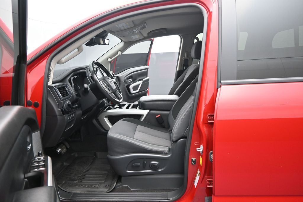 2024 Nissan Titan SV