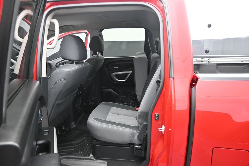 2024 Nissan Titan SV