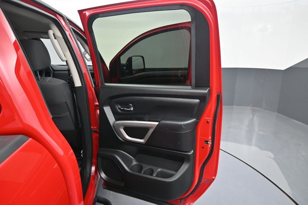 2024 Nissan Titan SV