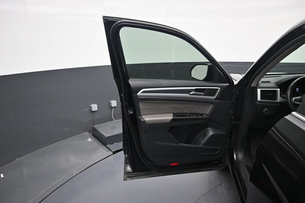 2021 Volkswagen Atlas 3.6L V6 SE w/Technology R-Line