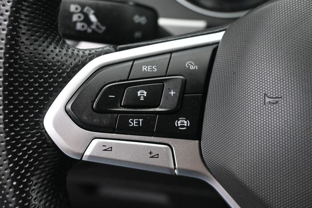 2021 Volkswagen Atlas 3.6L V6 SE w/Technology R-Line