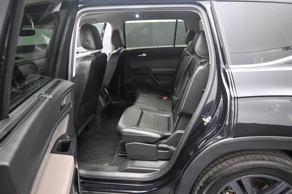 2021 Volkswagen Atlas 3.6L V6 SE w/Technology R-Line